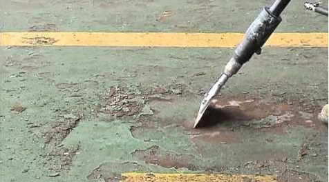 Очистка от краски поверхности пола.jpg